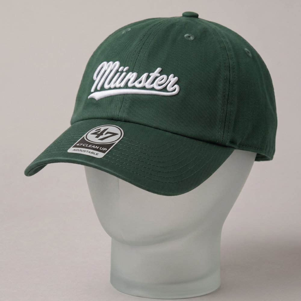 Tannengrüne Baseballcap mit weiß gesticktem, geschwungenem Münster-Schriftzug